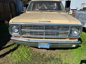 Dodge D100