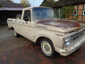 FORD F100 